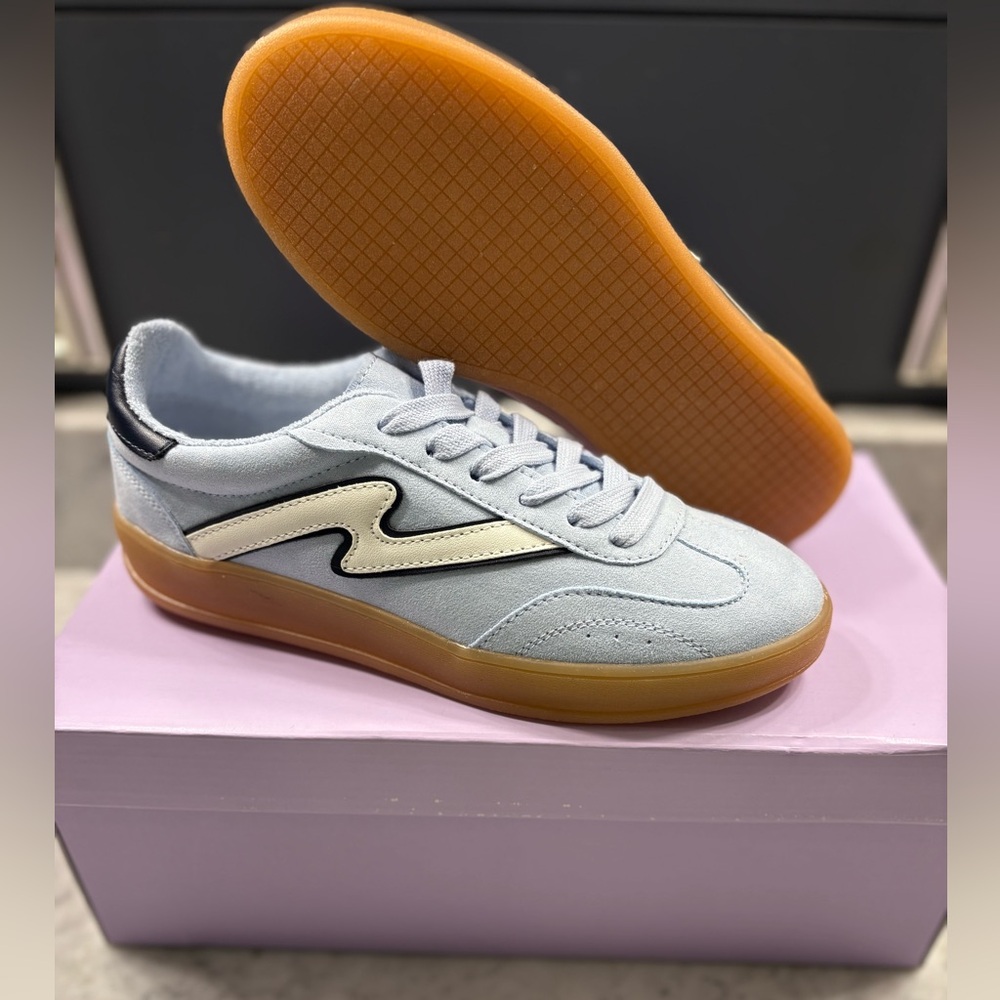 NEW Madden Girl Giia Women's Shoe Powder Blue Lace Up Sneaker Size 6